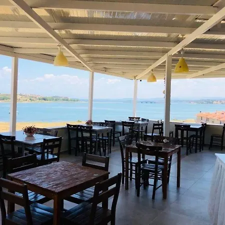Demir فندق Ayvalı